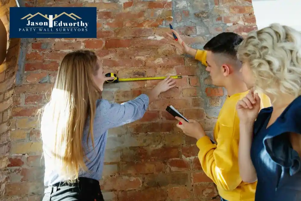 What are the responsibilities of a party wall surveyor Carlton?
